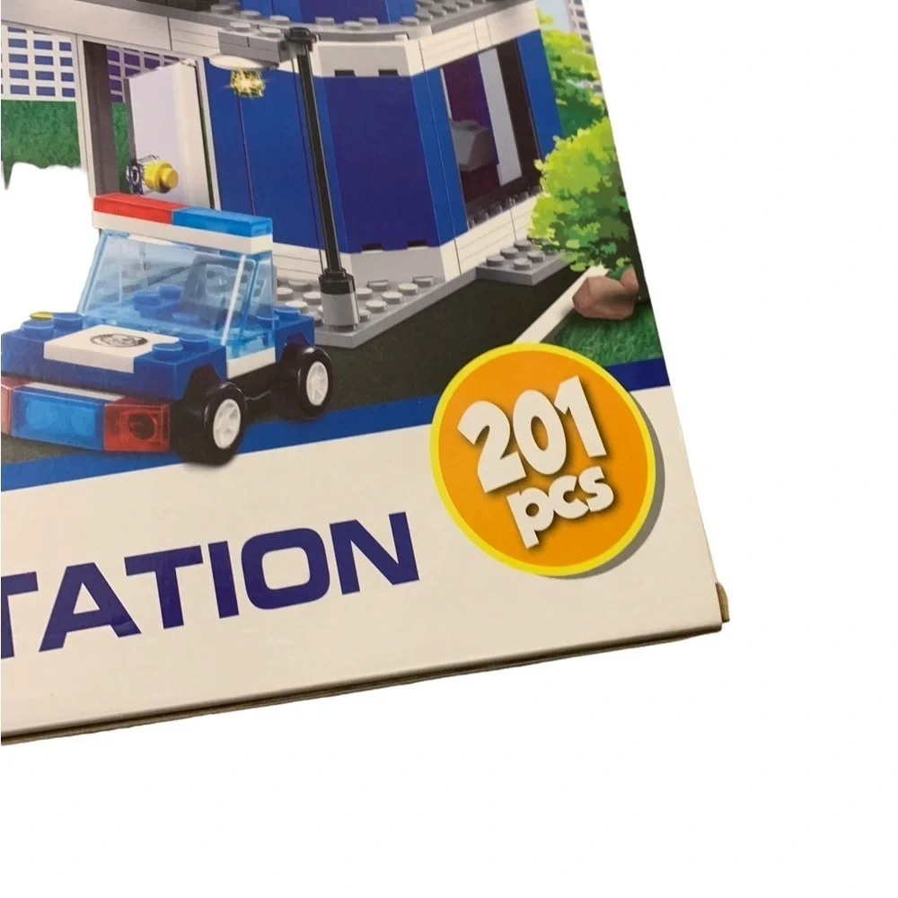 Build Me Up Police Station 201-Piece Building Set Ages 6+ New In Box Lego